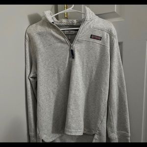Vineyard vines sweatshirt/pullover.